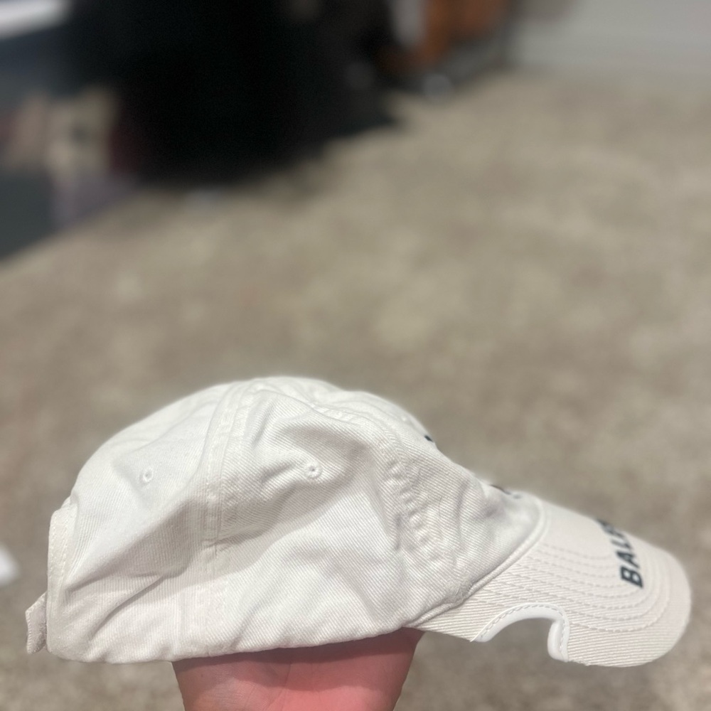 Authentic Rare Edition. See pictures. Easy to wash and clean. - Picture 5 of 5